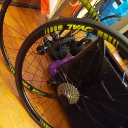 Oval Concepts 524 Quick Release Disc Brake Tubeless Wheels 700c