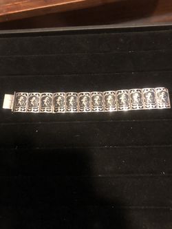Beautiful vintage hand made Siam sterling silver bracelet over a ounce of sterling silver