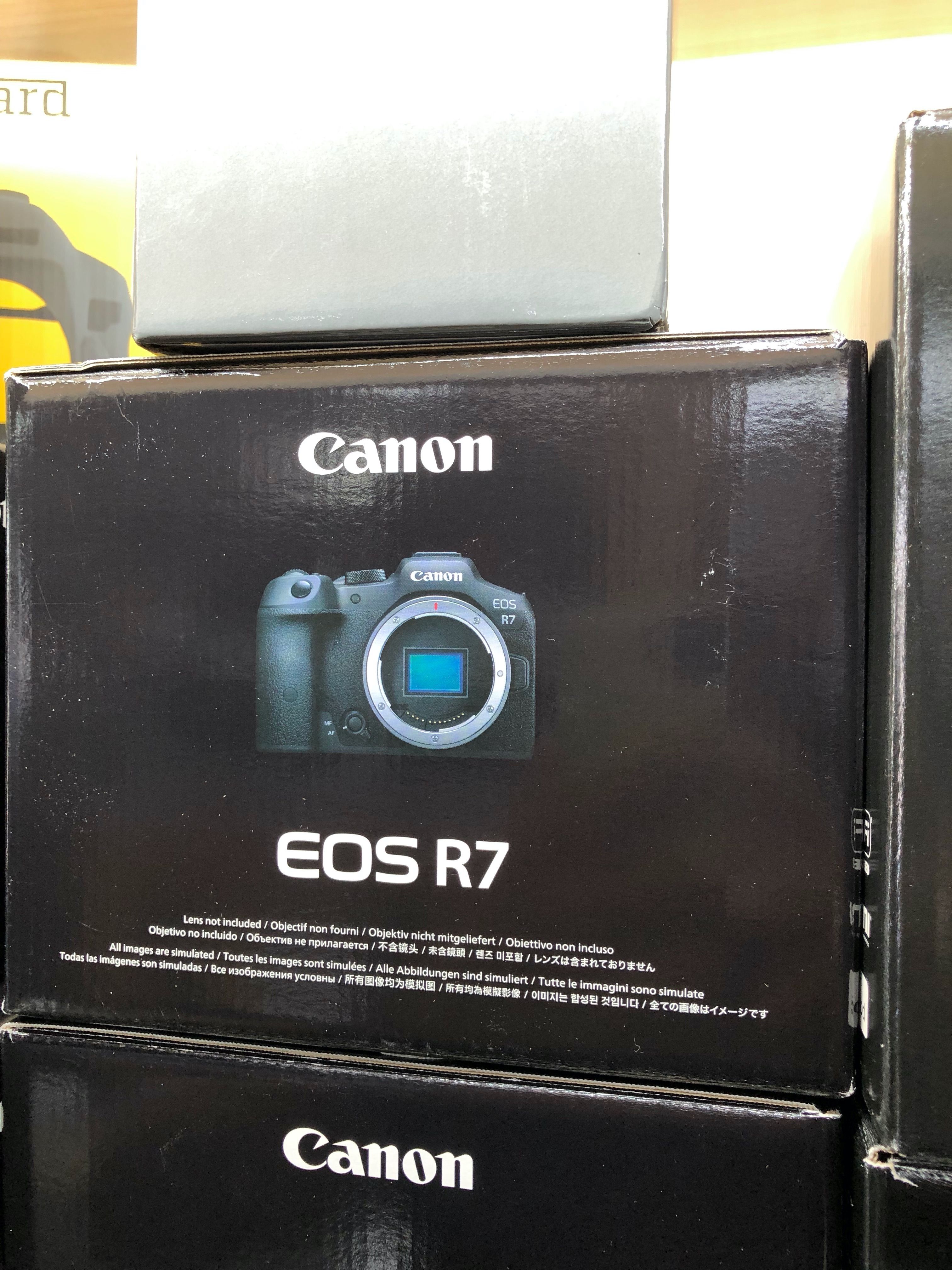 Canon EOS R7 Mirrorless Camera