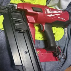 Milwaukee Framming Gun