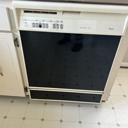 Whirlpool Dishwasher 
