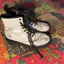 Doc Martens, Kids Size 3, White