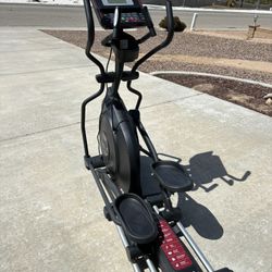 Sole elliptical E25