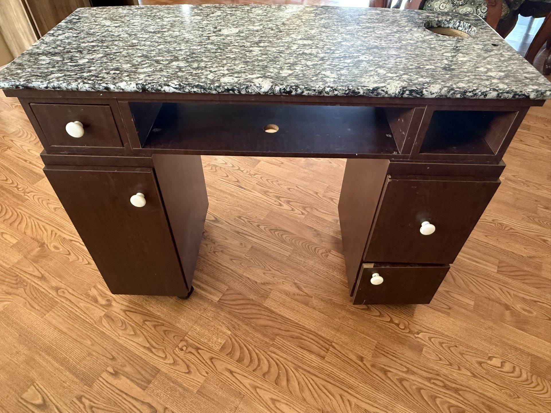 Nail Desk