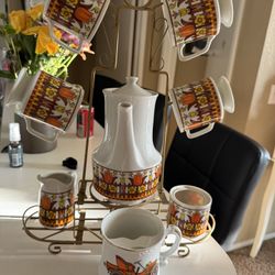 Tea Kettle And Mugs 