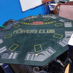 Foldable felt poker table