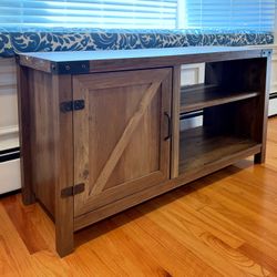 Great TV Stand. Like New