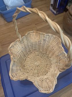 WICKER BASKET