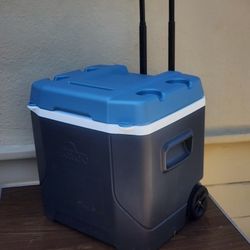 Igloo Rolling Cooler