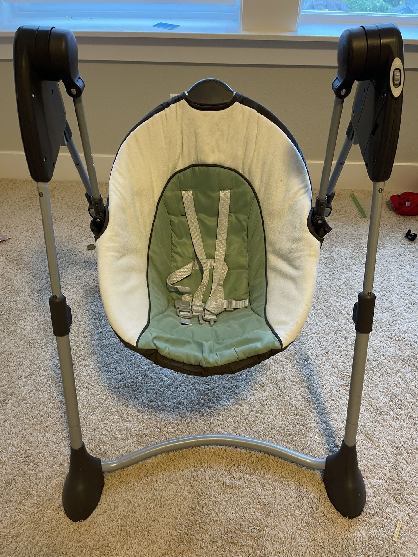 Graco swing With Electric Swing - Used In Very Good Condition
