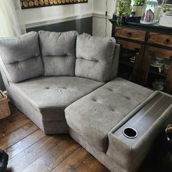 Corner 2 Piece Couch. 