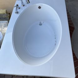Jacuzzi Bathtub