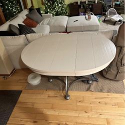 Dining Room Table With Removable Leaf (oval Or Circle)