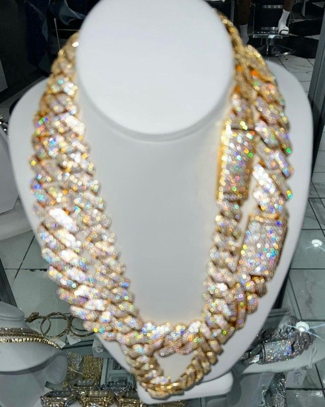 Necklace 500$600?