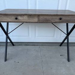 Reading Computer Desk
Good Working
Like New condition
