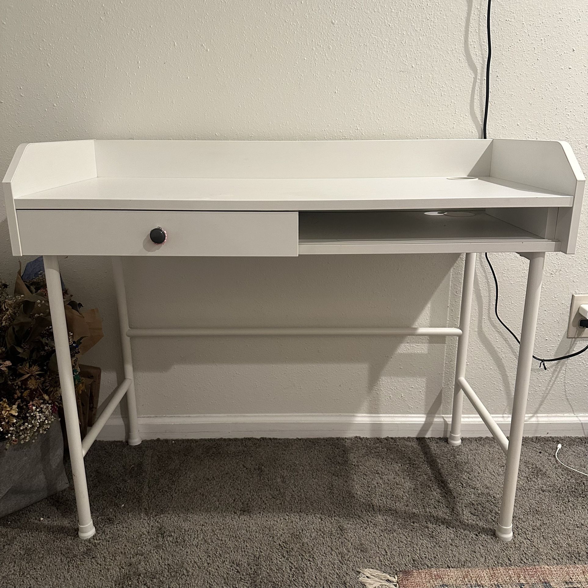 IKEA Hauga Desk