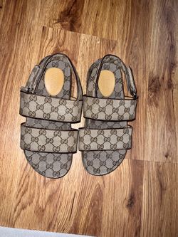 MEN GUCCI SANDALS
