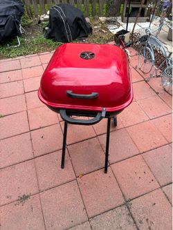 Americana Walk-A-Bout Charcoal Grill
