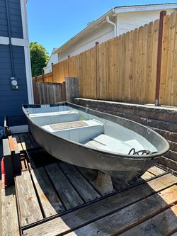 12 ft Dingy boat on Wheels