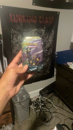 Pokemon Prismatic evolution mini tin