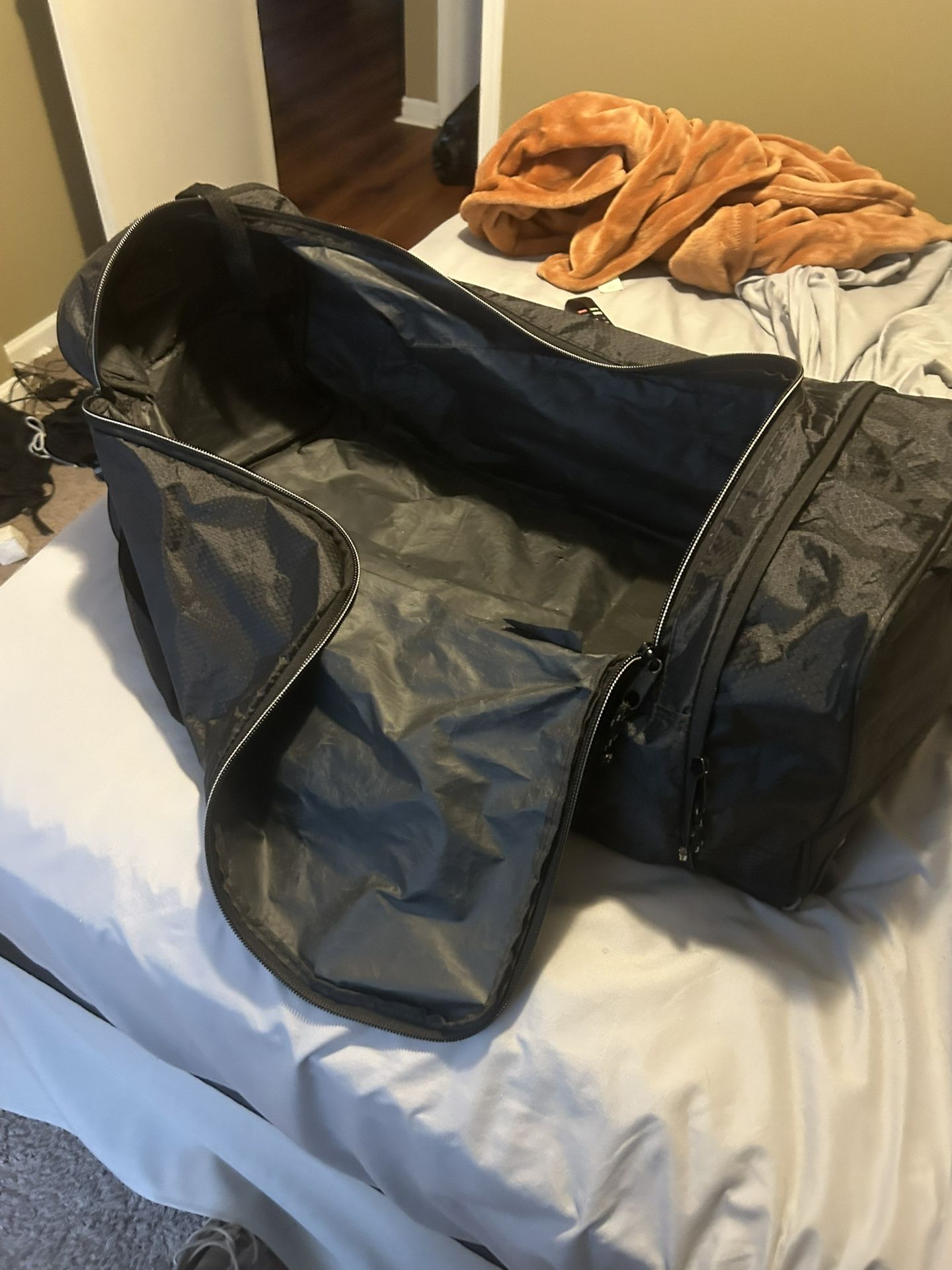 Large Collapsible Wheeled Duffle Bag – Great for Travel – $20 OBO