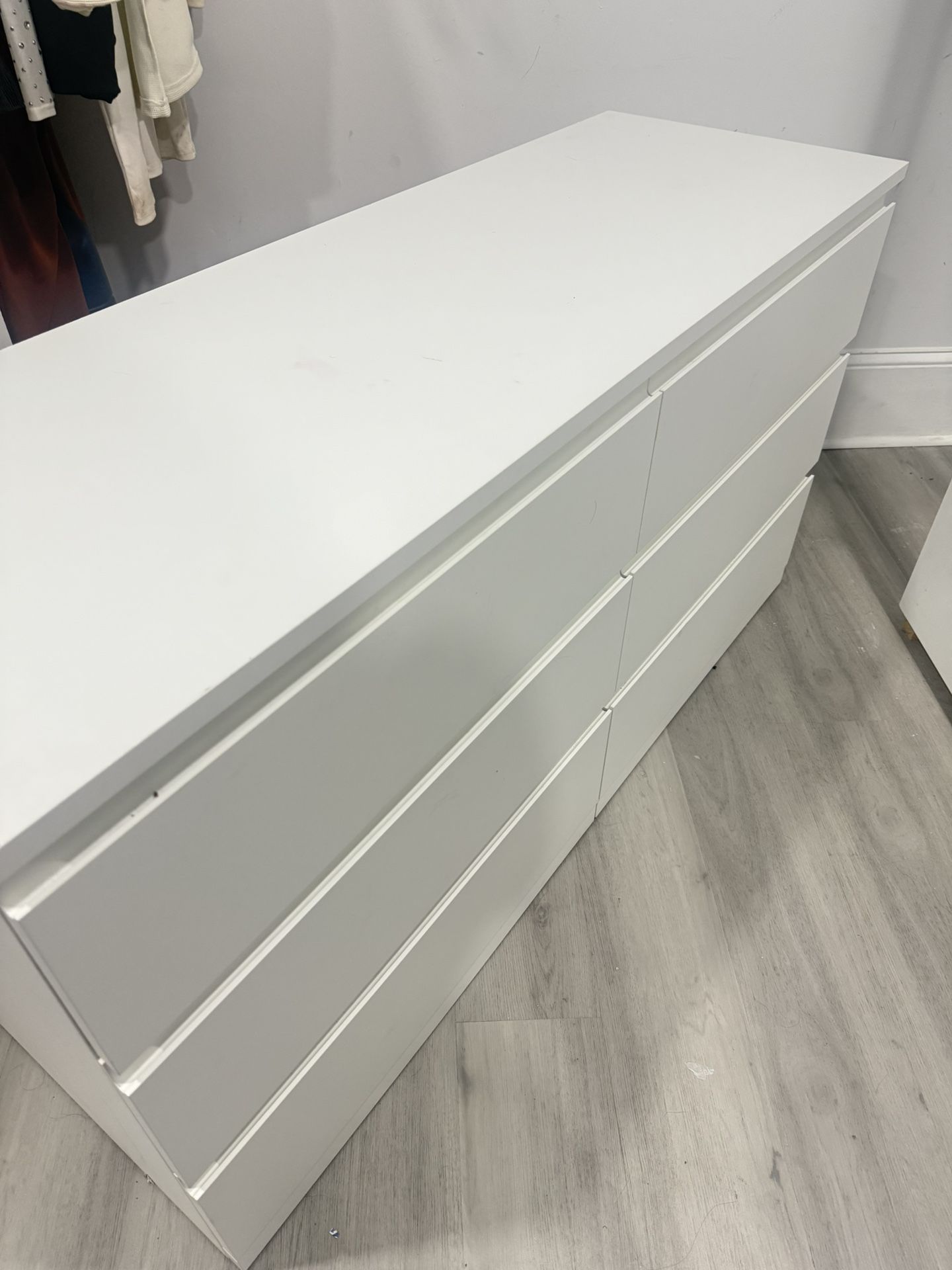 White IKEA 6 Draw Dresser