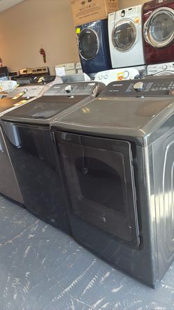 Like new Samsung washer and gas dryer set