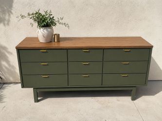 Golden Hour Nine Drawer Dresser
