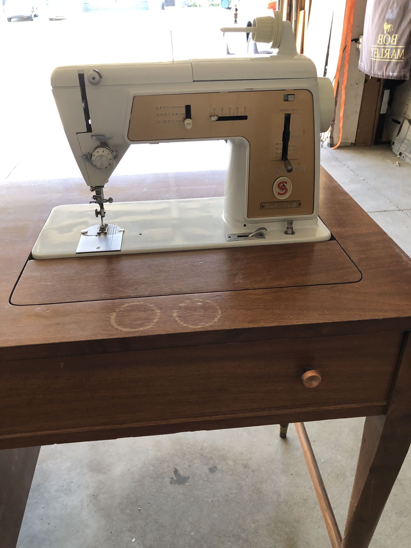Singer Classic Sewing Machine