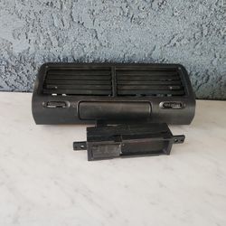 88-91 Civic Hatchback Center A/C Vent