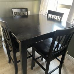 4 person chair