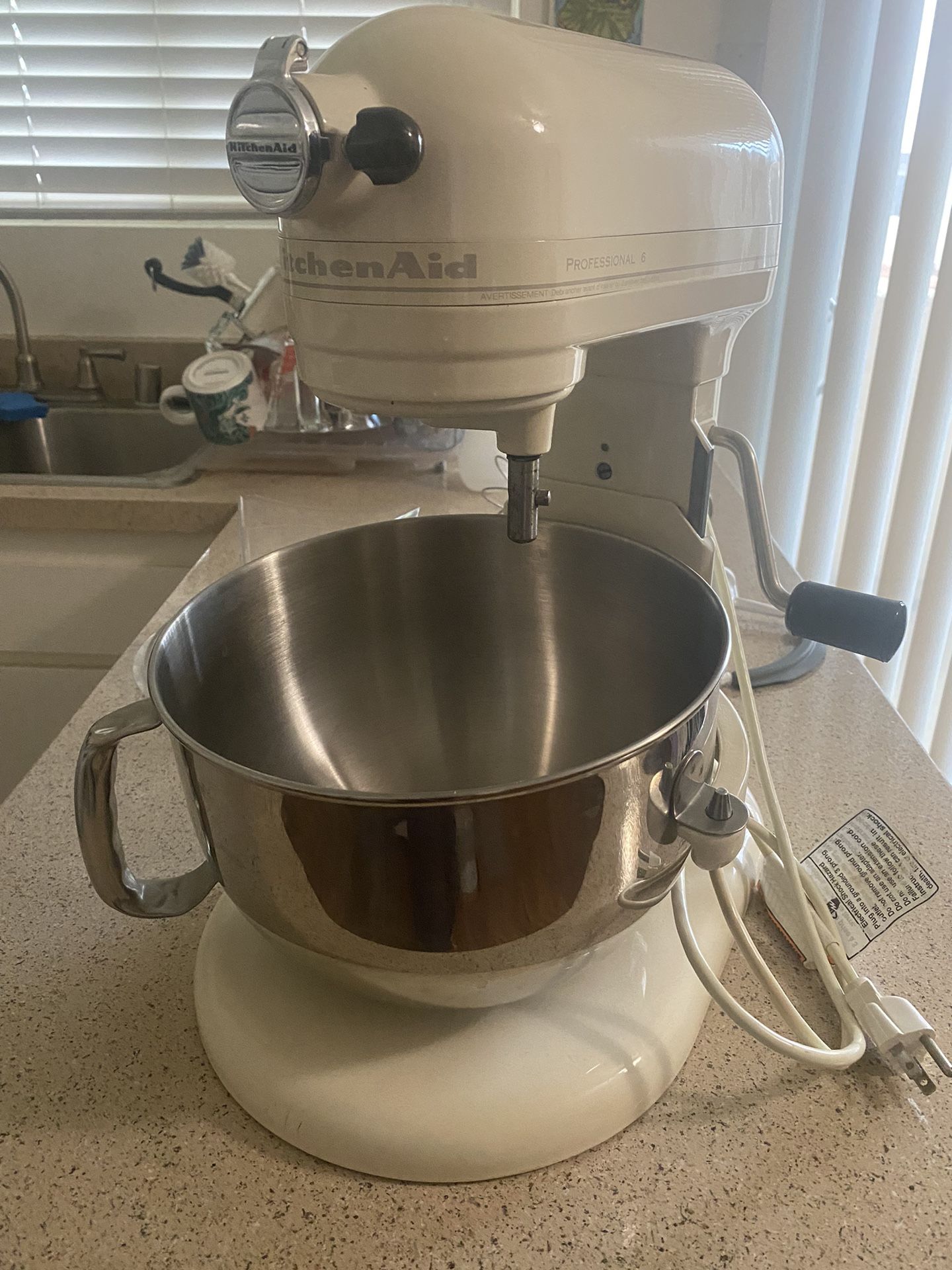 KitchenAid 6 Qt Professional Stand Mixer for Sale in Oceanside, CA - OfferUp