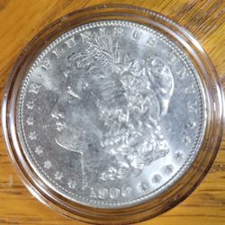 1900 MORGAN SILVER DOLLAR COIN- MS66