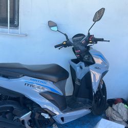 150cc Italica Gas Scooter 1,700