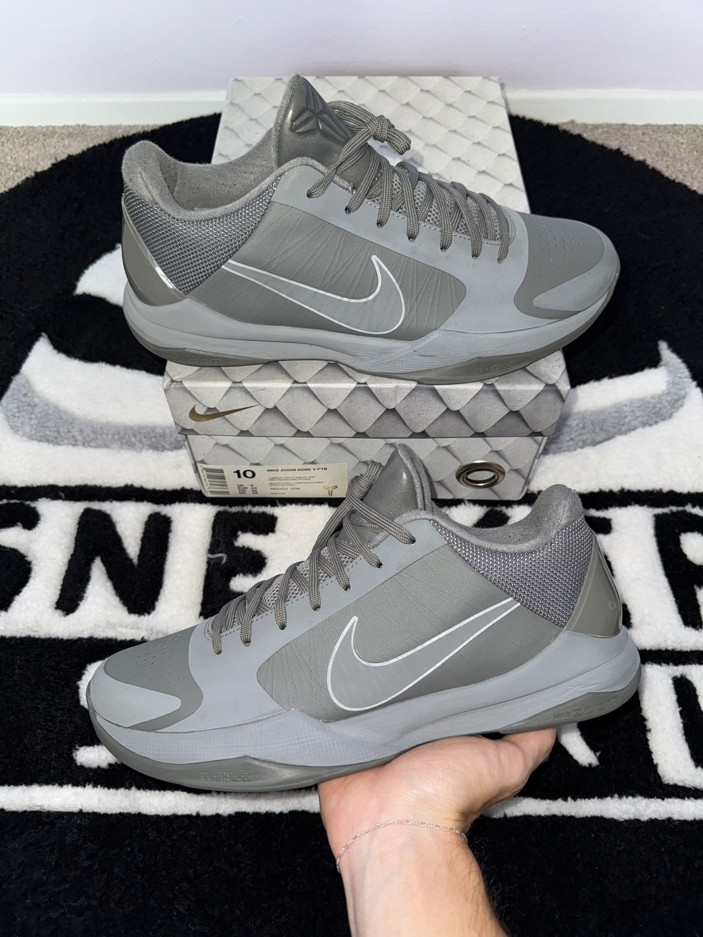 Nike Kobe 5 Fade to Black (Size 10) PROMO Size Tag