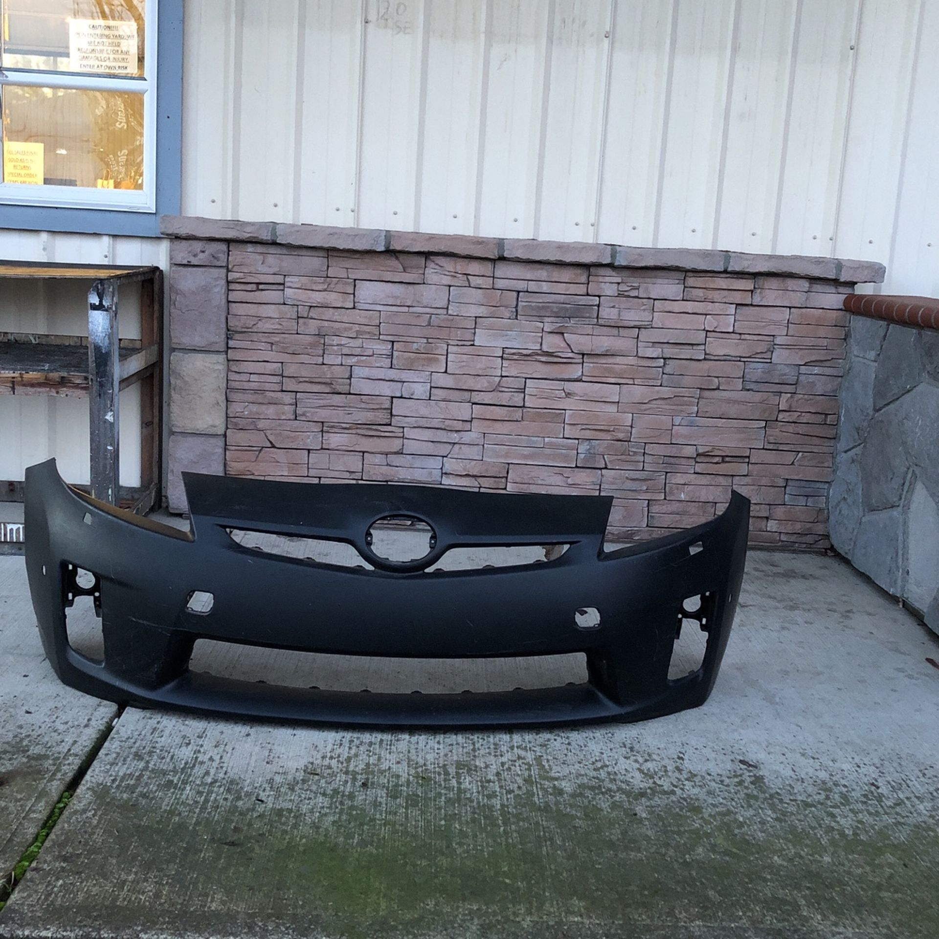 2010 To 2011 Toyota Prius Front Bumper TO1000 360