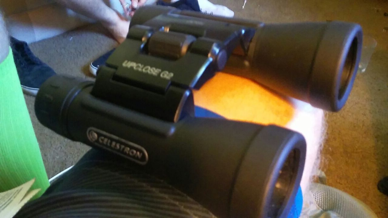 Celestron G2 Up close 16×32 Binoculars