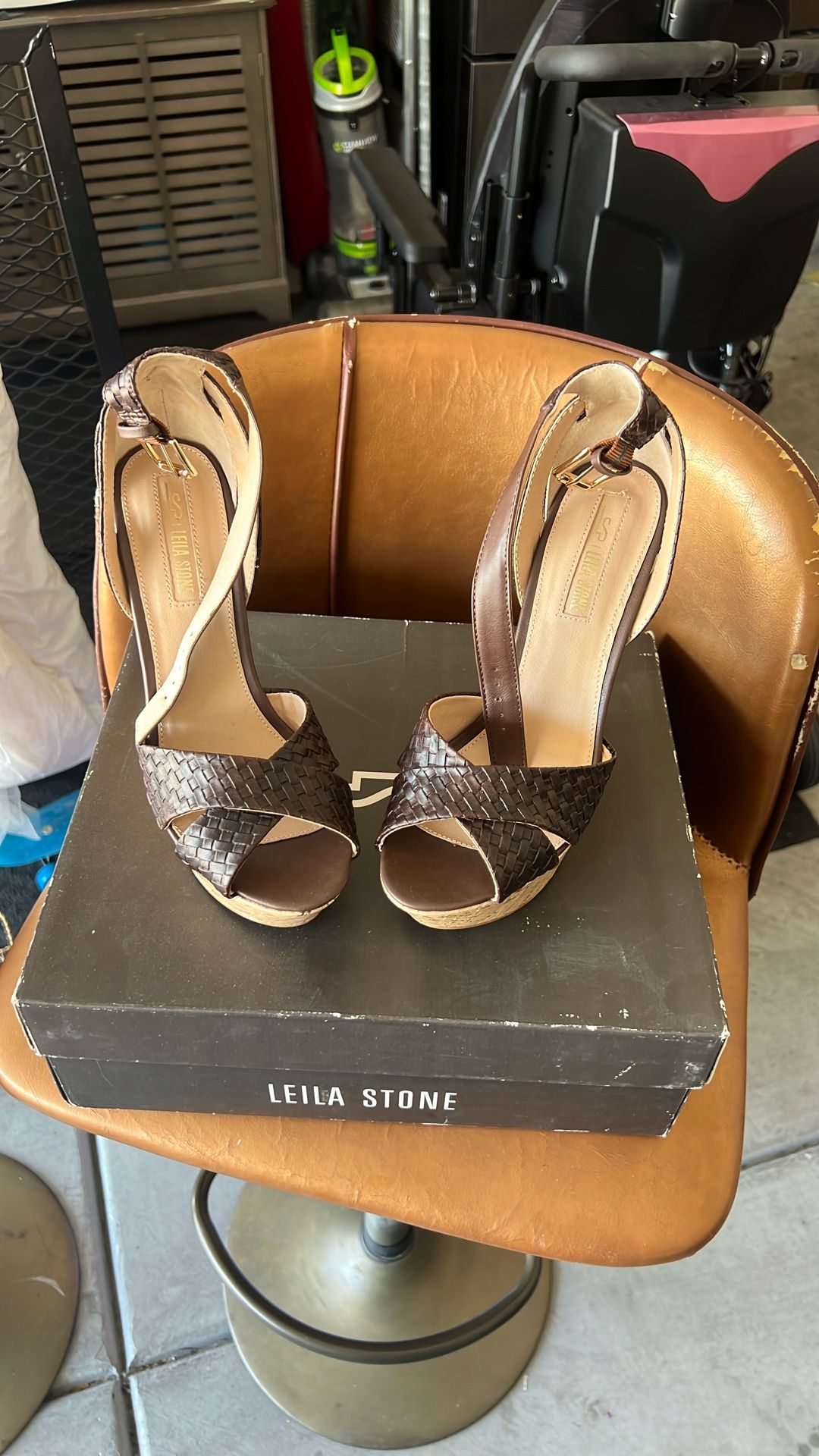 Leila Stone Wedges