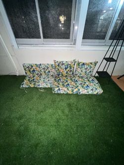 8 Patio cushions, pieces.Cushions for outdoor furnitur...