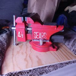 1957 SEARS 4 1/2" BENCH VICE UNUSED!