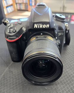 NIKON D600 24.3mp w/ nikon af-s nikkor 28mm 1:1.8G lens w/ 1 batt/charger