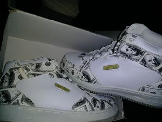 Nike Air Sneakers Brand New: Size 9.5 Mens