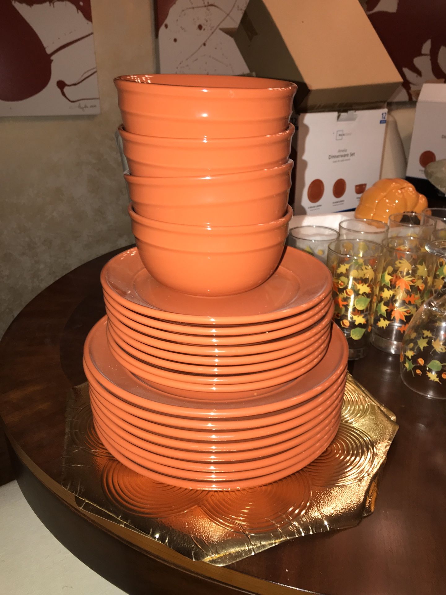 Dinnerware set