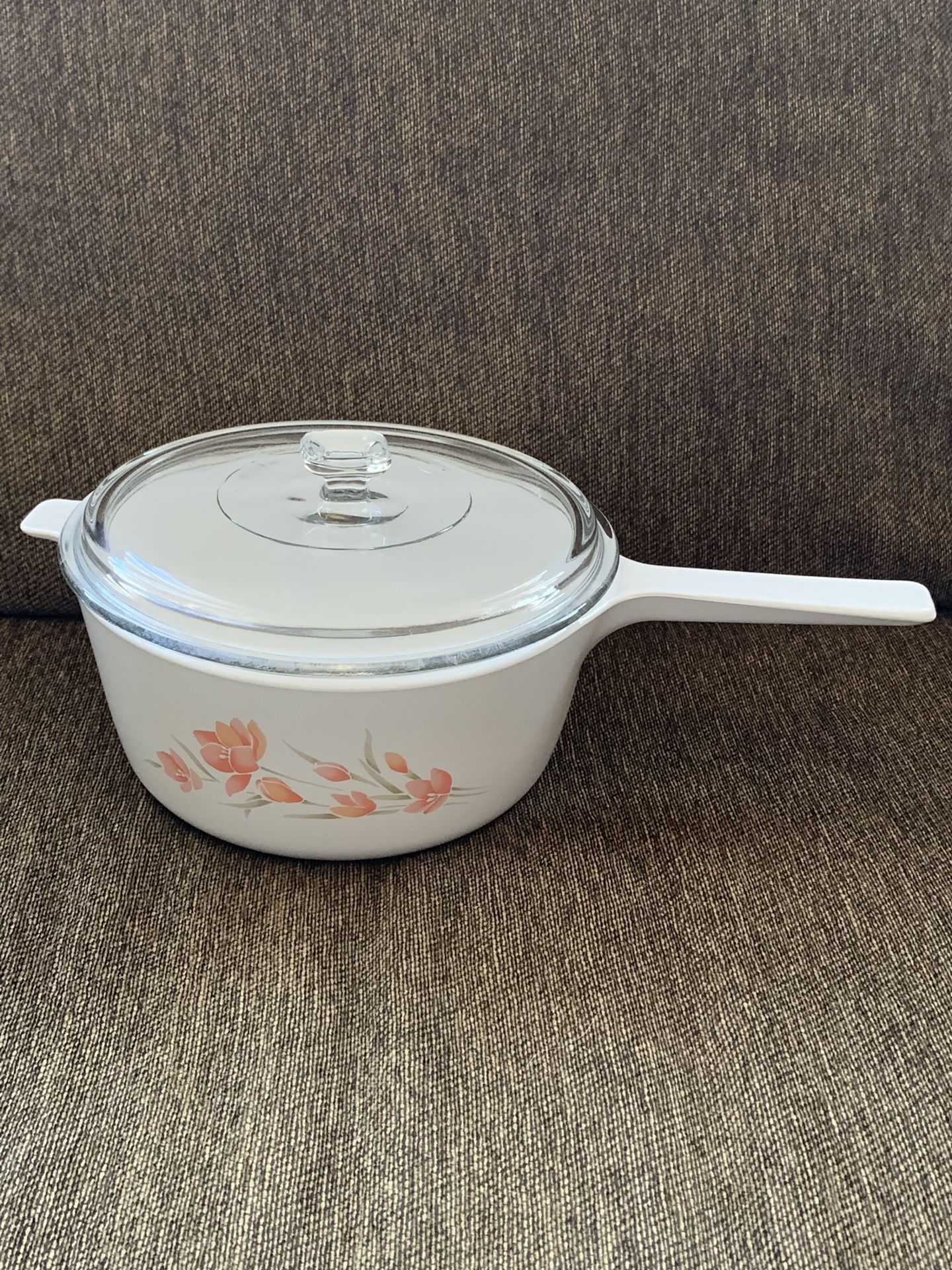 CorningWare 2.5L w/ Handle and Pyrex Lid—Peach Floral