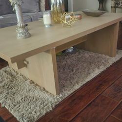 Clasine Center Table