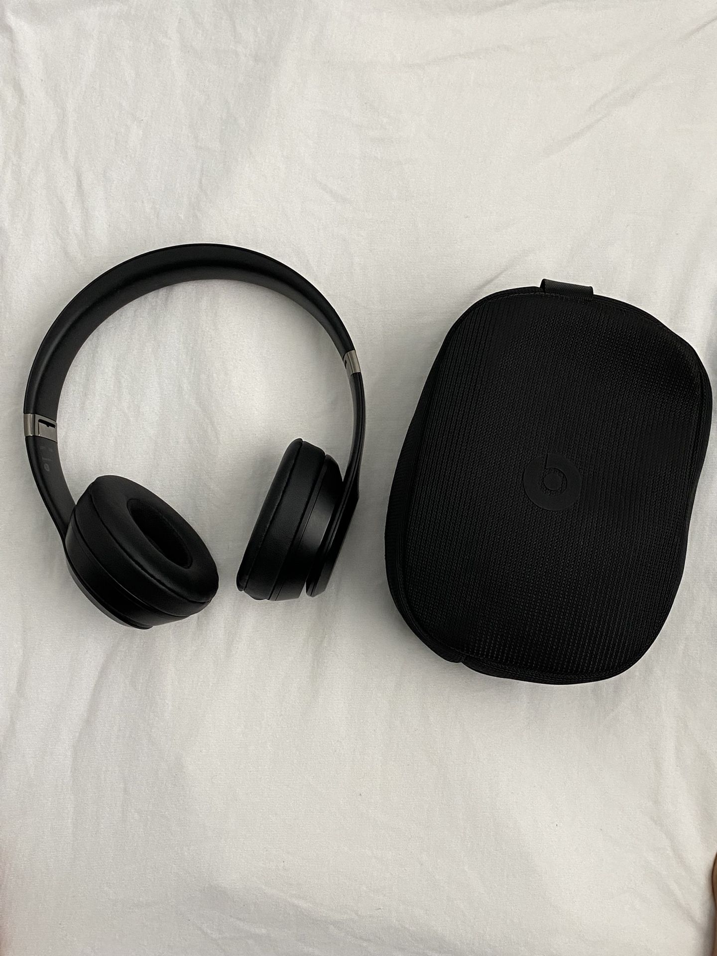 Beats Solo 4 Wireless (Black) – Brand New Replacement