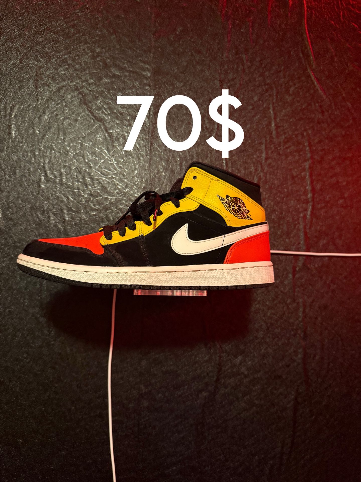 Jordan 1 Mid Amarillo Size 8 — $70 OBO — Bellefontaine — CASH ONLY
