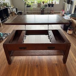 Solid Wood Coffee Table w lift up Tabletop