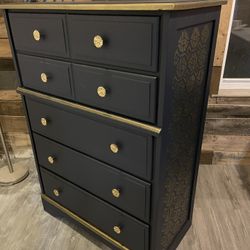 Frye industries Vintage 5 Drawer Dresser