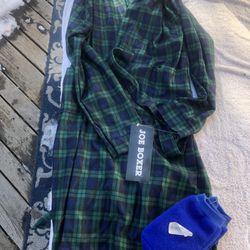 Joe Boxer NWT Boys Plaid Bathrobe Size 14 And Blue Fleece Slipper Socks Xl